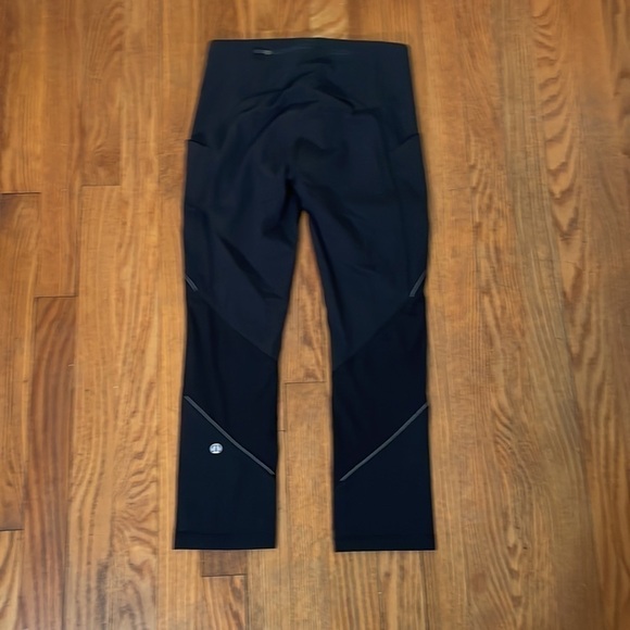Lululemon Run Off Route Mid Rise Crop 21" Black size 4 running preppy gym - Picture 4 of 8